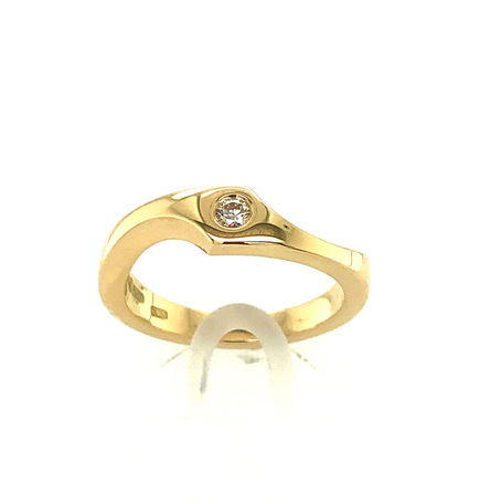 Contemporary 18ct Yellow Gold Ring